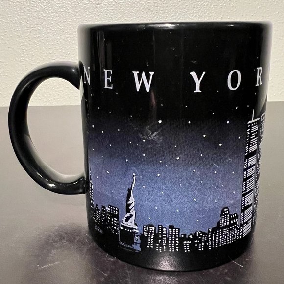 Vintage New York City Souvenir Mug ~ Skyline ~ Twin Towers ~ Statue of Liberty - Picture 2 of 8